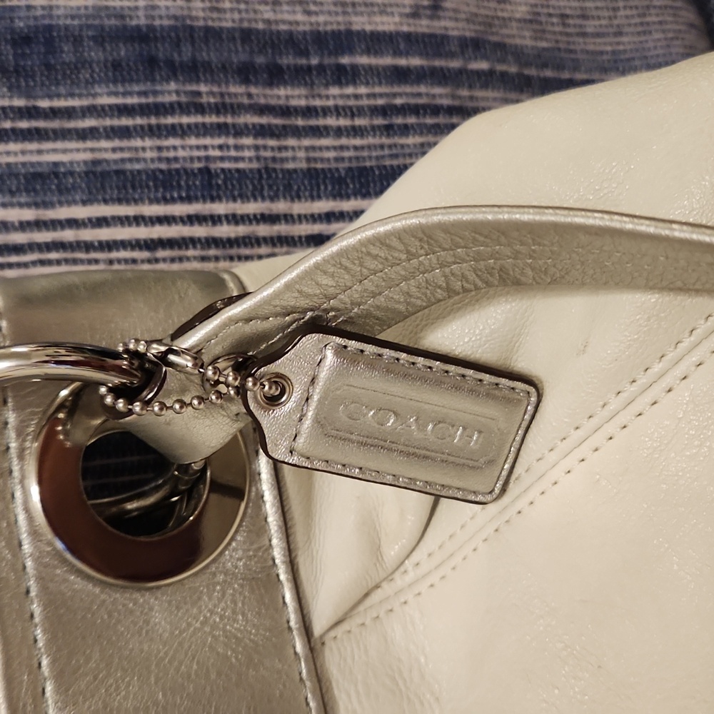 Coach F17605 Ashley Leather Hippie Bag Cross Body Purse White Silver Shoulder - Picture 2 of 10